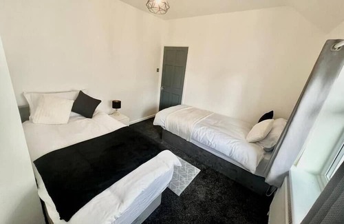 Watford Apartment | xcusive properties ltd