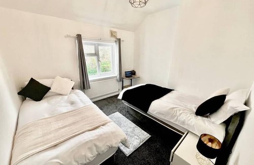 Watford Apartment | xcusive properties ltd