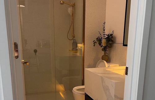Albert Park Apartment | Newly furnished Apartment in South Melbourne