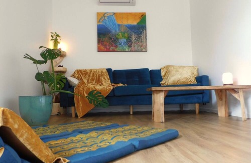 Yandina House | A 'Petite Retreat' perfect for hosting families, friends, or residential retreat