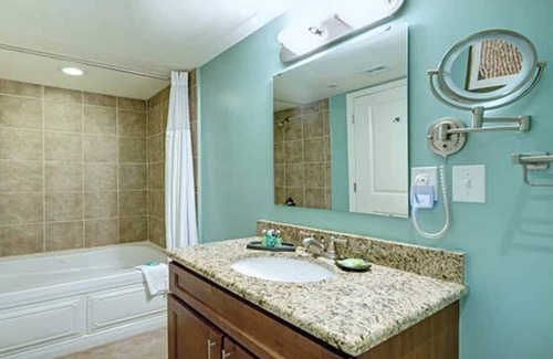 Cherry Grove Beach Resort | 1 Bed 1 Bath Suite at Wyndham Towers on North Myrtle Beach