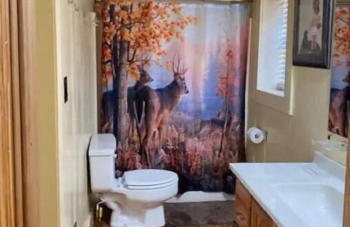 Tylertown Cabin | Less than 10 minutes to Paradise Ranch Resort Campground