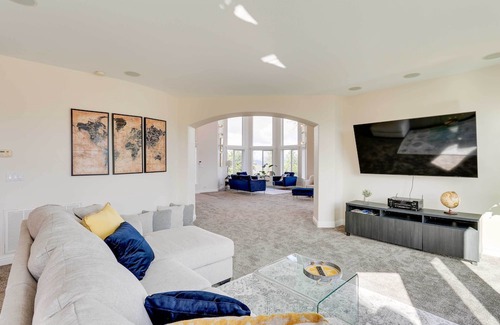 Bella Vista House | Spacious Oak Run Home w/ Panoramic Mountain Views!