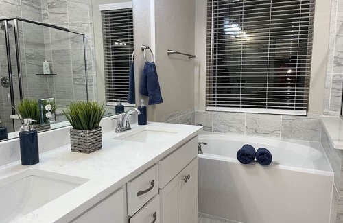 Fulshear House | Luxury House-Only Quiet Guests
