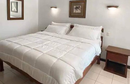 Quepos Apartment | Poolside Oasis near Manuel Antonio! AC/WiFi/Tennis