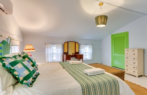 Sussex House | Wantage Getaway w/ Private Pickleball Court!