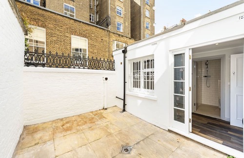 Campden Apartment | Small Kensington Studio, 5 mins to Kensington Palace & 10 mins to Portobello Rd