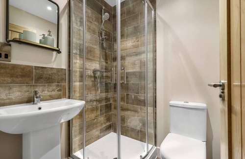 Andover Apartment | Beautiful Executive Apartment 6