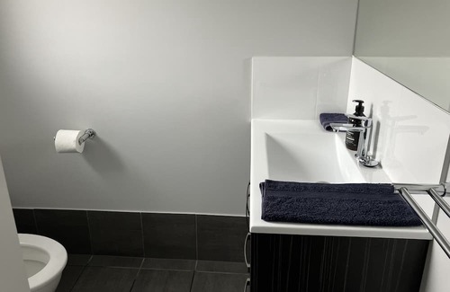 Armidale House | Comfortable and private home from home.