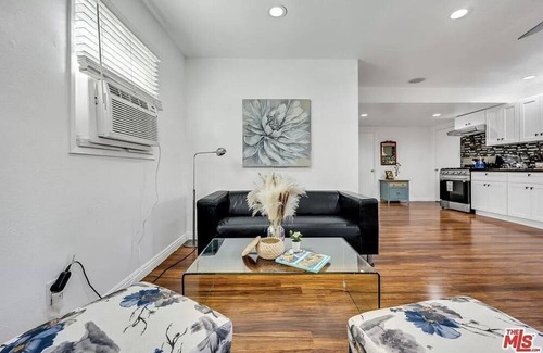 Sunset Park House | Newly remodeled pet friendly house in Santa Monica