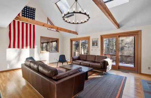 Moultonborough House | Lake Winnipesaukee Retreat - Private Beach Access