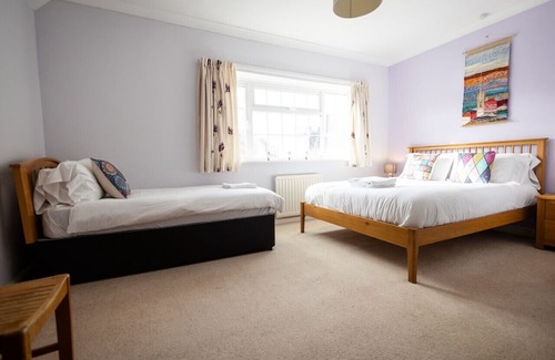 Machynlleth House | Cozy 3-Bedroom Cottage in the Heart of Mid Wales