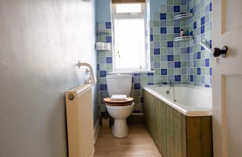 Machynlleth House | Cozy 3-Bedroom Cottage in the Heart of Mid Wales