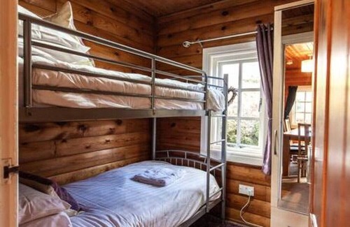 Ffestiniog Cabin | Brenin 3 Bedroom rural wood Lodge nr Coed y Brenin