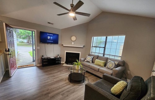North Charleston House | 3 Beds, In the Heart of Everything!