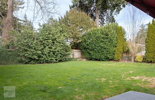 Norkirk House | Cottage Home in Heart of Kirkland w/Yard for Pets