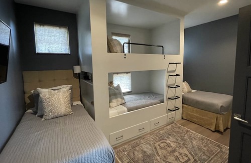 Mason House | Texas Hill Country ranch luxury retreat 300 acres perfect spot to watch ECLIPSE