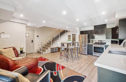 Hollywood Apartment | Amazing apartment - 3b 2bath Apt - FREE Parking