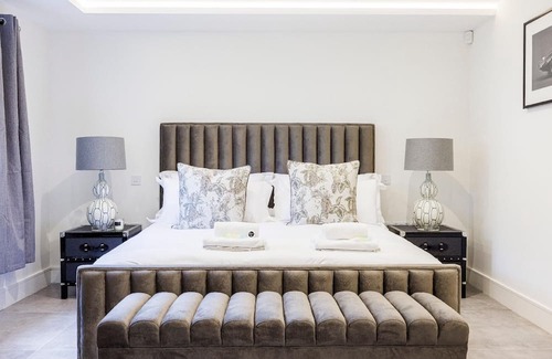 Gerrards Cross House | Holiday house Gerrards Cross for 1 - 10 persons with 4 bedrooms - Holiday house