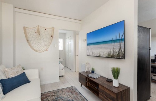 Cape Caneveral Beach Gardens Condo | Cozy Condo in Cape Canaveral - Minutes from Port!