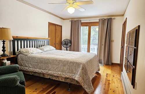 Franklin House | 2 Bedroom Cozy Sanctuary in Vermont's Countryside with Gorgeous Ponds