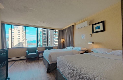 Coal Harbour Apartment | Divya Sutra Suites - One Bedroom Apartment with Harbour View!