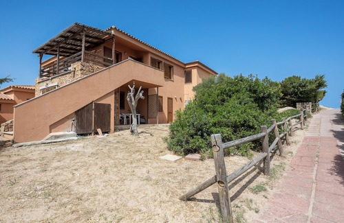Pirotto Li Frati Apartment | Apartment 'Baia Delle Mimose M4' with Private Terrace