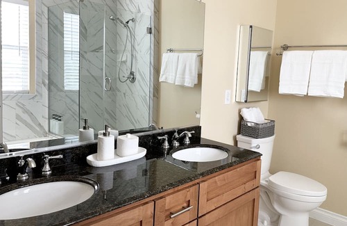 Placentia House | Tranquil Tri-Level Gated Townhome