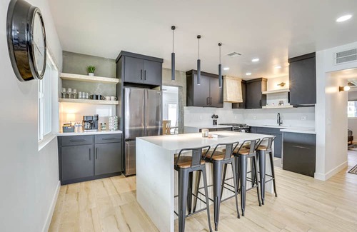 Camelback East House | Phoenix Home: Pool, Hot Tub, Putting Green + More!
