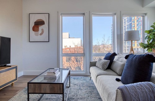 Truxton Circle Apartment | Clean Truxton Circle 2BR w/ Rooftop & W/D, nr Restaurants, by Blueground