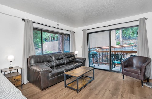 Yosemite National Park Condo | Capitan's Corner