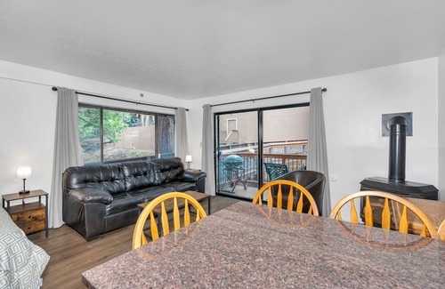 Yosemite National Park Condo | Capitan's Corner