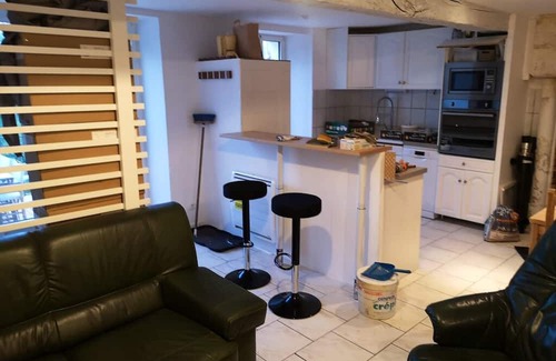 Brantome-en-Perigord House | Homerez - House for 4 ppl. with shared pool and garden at Brantôme en Périgord