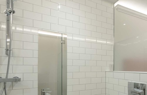 Campden Apartment | Small Kensington Studio, 5 mins to Kensington Palace & 10 mins to Portobello Rd