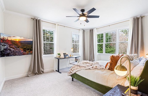 Hendersonville House | New! Heated Pool|Hot Tub|Game Rm|Firepit|Sleeps 16