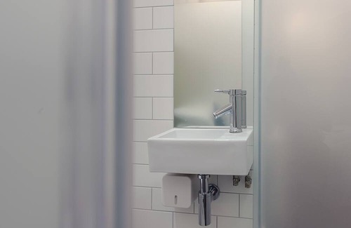 Campden Apartment | Tiny Kensington Studio, 5 mins to Kensington Palace & 10 mins to Portobello Rd