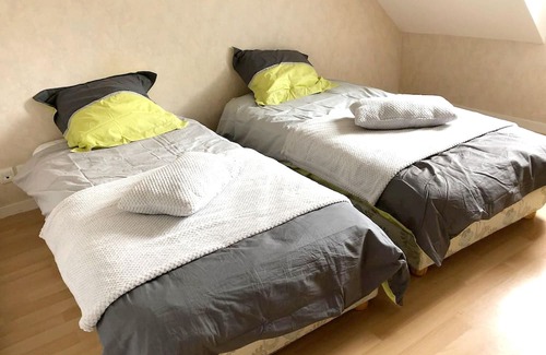 Pluneret House | Homerez - Nice house for 4 ppl. with garden and terrace at Pluneret