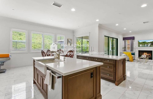 Lake Forest House | Stunning Retreat on Swift #41745