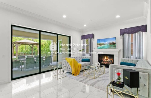 Lake Forest House | Stunning Retreat on Swift #41745