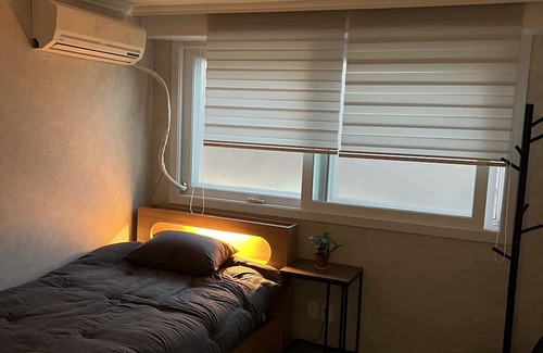 Banpo-dong Apartment | Modern clean apartment in Gangnam 1