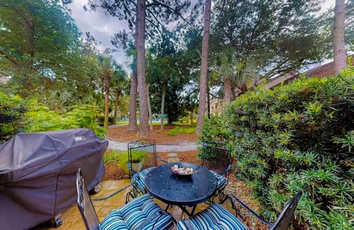 Hilton Head Island House | Hilton Head Townhouse - Walk to Beach, Restaurants & All Your Island Needs!