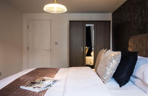 Leamington Spa Apartment | 2 Bedroom Apt Leamington Spa Hosted By Golden Key