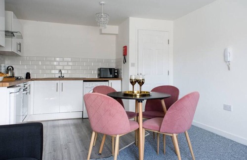 Leamington Spa Apartment | 1 Bedroom Apt Leamington Spa Hosted By Golden Key
