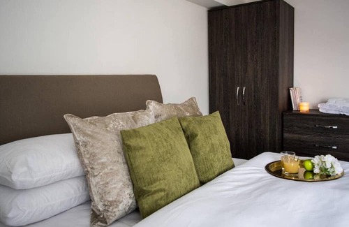 Leamington Spa Apartment | 2 Bedroom Apt Leamington Spa Hosted By Golden Key