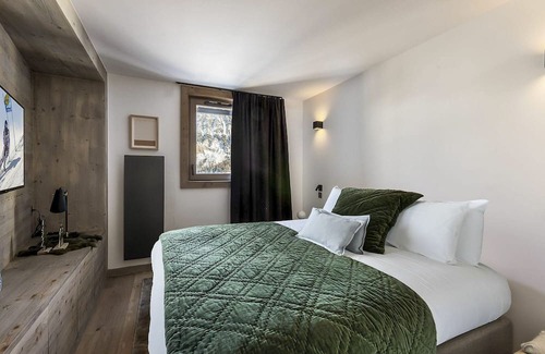 Courchevel Villa | Apartment Un - Four Bedroom Villa, Sleeps 10