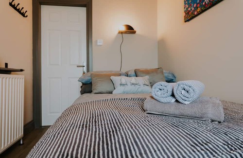 Newcastle Apartment | Modern, newly refurbished apartment with fabulous sea view!