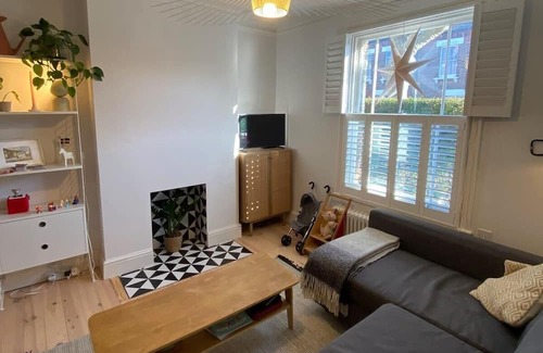 Kensal Green House | Scandinavian-Inspired 2BD House — Kensal Town!