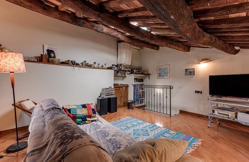 Pistoia House | Holiday Home 'Casetta Rossa Di Forra Al Pitta' with Mountain View, Private Garden and Wi-Fi