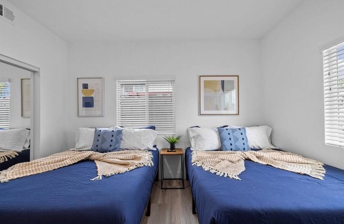 Placentia House | Brand New Build, Sleeps 20, Close to Disney, Angels Stadium, Honda Center