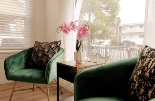 View Park-Windsor Hills House | 2 miles to SoFi, w/ free parking